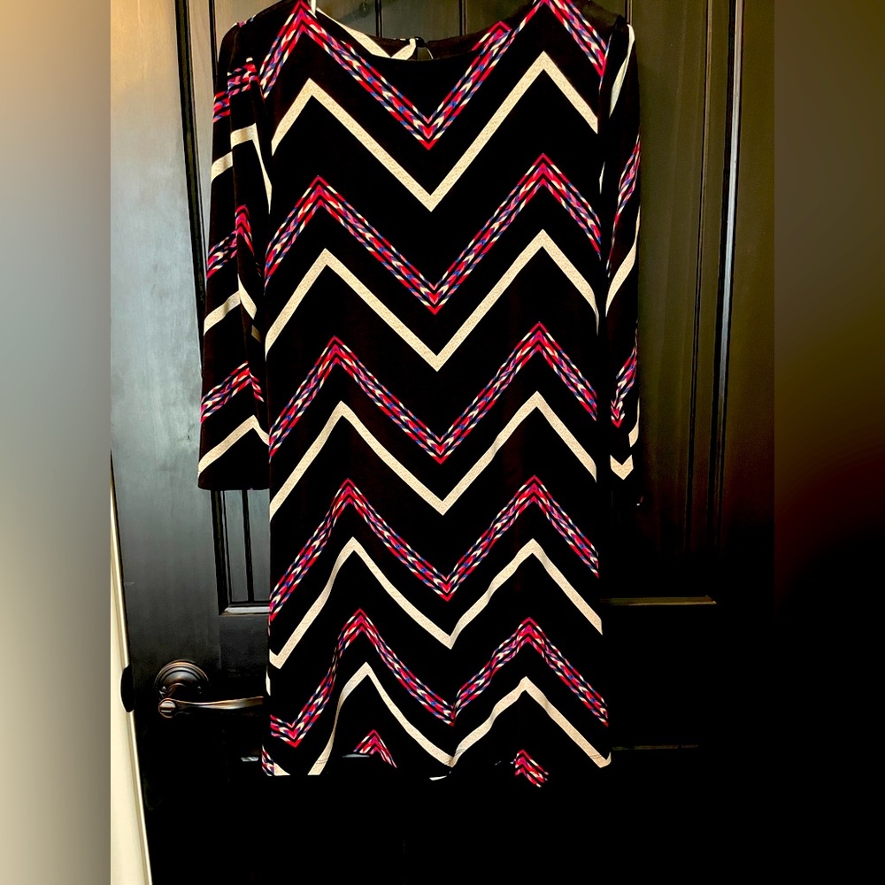 No tag, beautiful, perfect all year long dress. Would fit M or S size